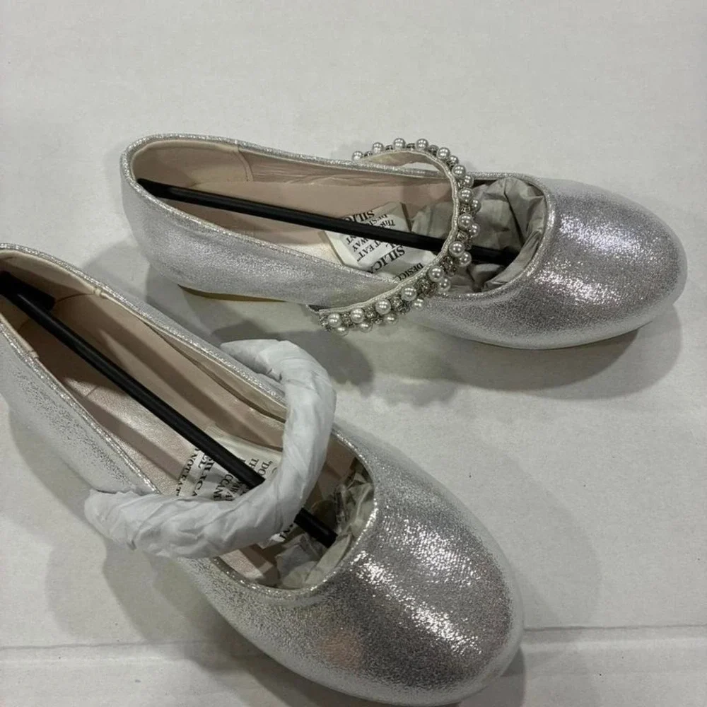 David's Bridal silver dress shoes size girl 2Y.